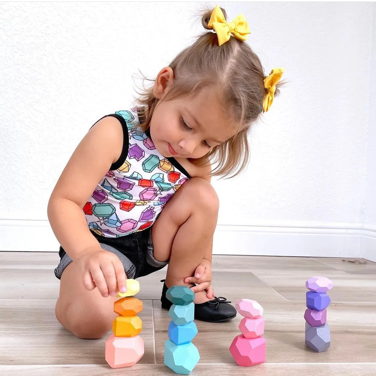 16 Pcs Wooden Stone Balancing Stacking Blocks in Pastel/Macaron Colors